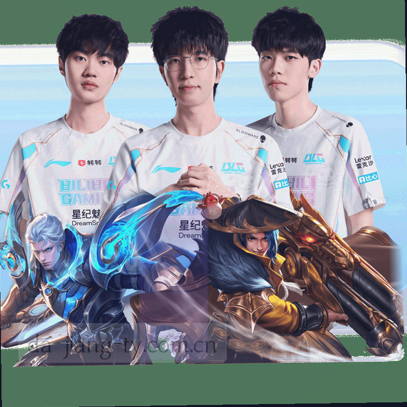 赛后战报卡片，包含比赛摘要与红黄牌记录